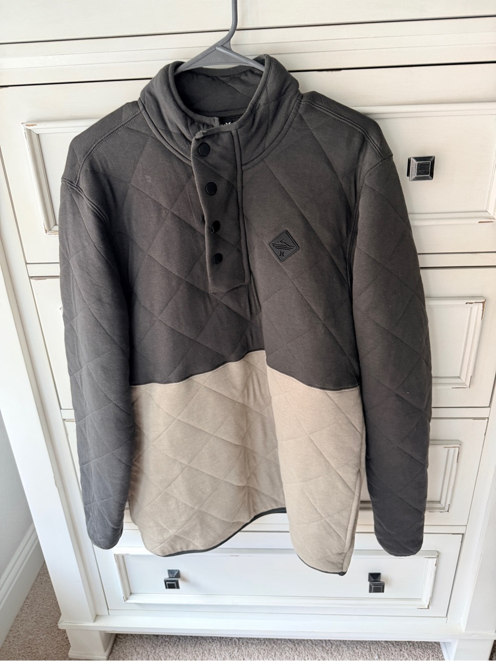 Hurley Men's Quilted Two-Tone Pullover Jacket - Gray & Cream